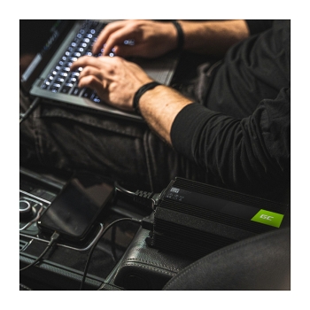 Preview: Green Cell KFZ Spannungswandler Power Inverter 24V > 230V 3000/6000W Black