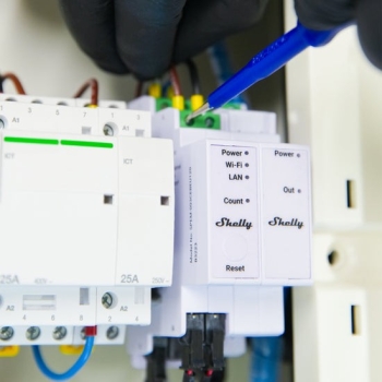 Preview: Shelly Relais Pro 3EM-3CT63 WLAN LAN Stromzähler Inkl. CT Messfunktion BT DIN-Rail