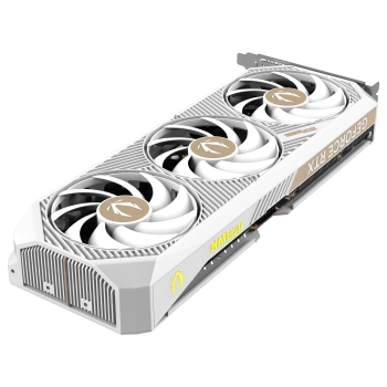Preview: RTX 5070 12GB Zotac Gaming AMP GDDR7 3Fan white