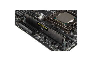 Preview: DDR4 16GB PC 2666 CL16 CORSAIR KIT (2x8GB) VENGEANCE Black retail