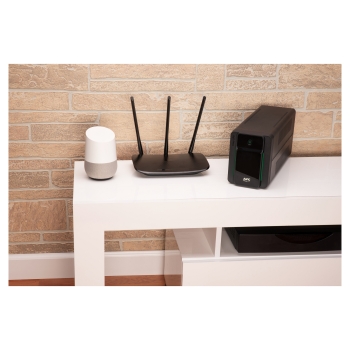 Preview: APC USV Easy UPS. 900VA. Tower. 230V. IEC