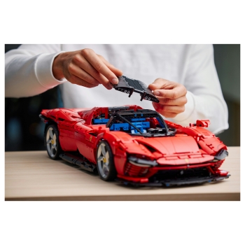 Preview: LEGO Technic Ferrari Daytona SP3 42143