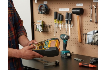 Preview: DYMO Rhino        6000+ im stabilen Hartschalenkoffer