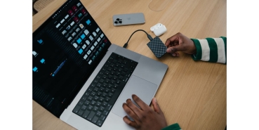 Preview: SSD 1TB Verbatim Store'n Go Mini Diamond USB-C retail