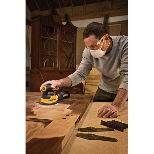 DEWALT Exzenterschleifer 125 mm. 280 Watt