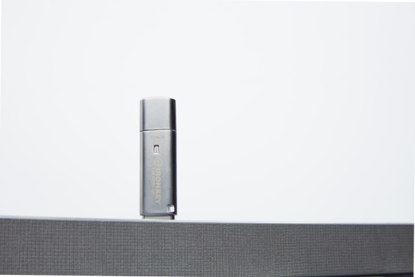 USB-Stick 128GB Kingston IronKey Encryption retail