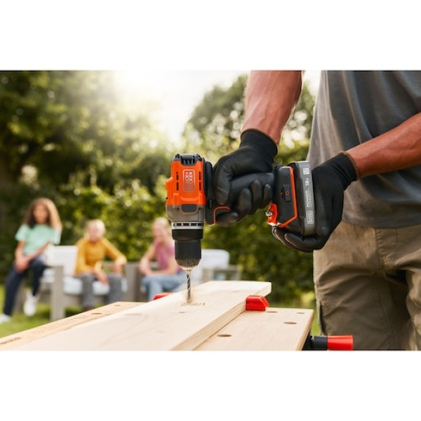 Black&Decker Akku-Bohrschrauber BCD382D1XC 2Ah 18V
